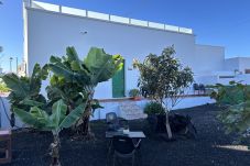 Casa en Tinajo - NoPasaNada: apartmento privado el Hierro, vistas al jardín