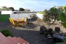 Casa en Tinajo - NoPasaNada: apartmento privado el Hierro, vistas al jardín