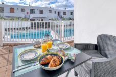 Apartamento en Puerto del Carmen - Apartamento Carpe Diem- Con Piscina Comunitaria y vistas al mar