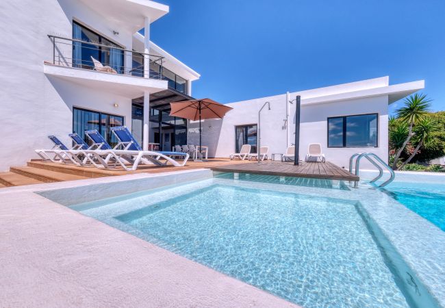 Villa en Nazaret - Villa El Erizo • Piscina • LVH