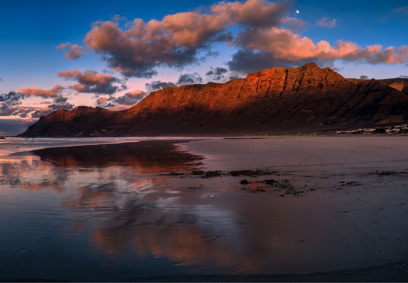 House in  Famara - Famara Mar 122 • Ocean views • Beach 2 min • LVH