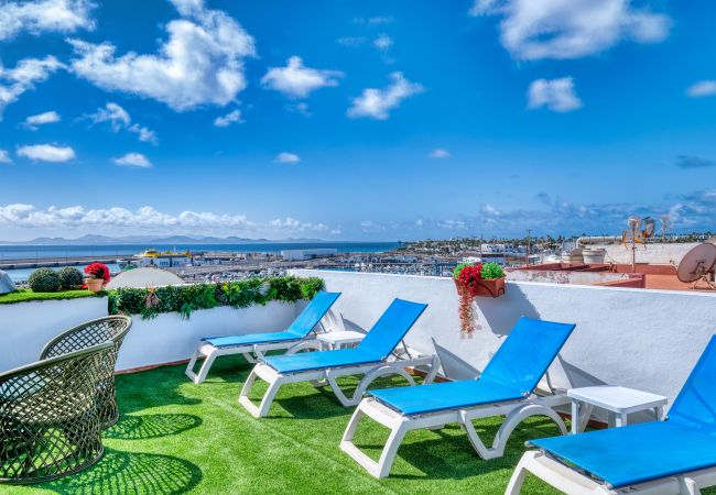 Apartment in Playa Blanca - Casa Bonica • Ocean Views • Beach 2 min • LVH
