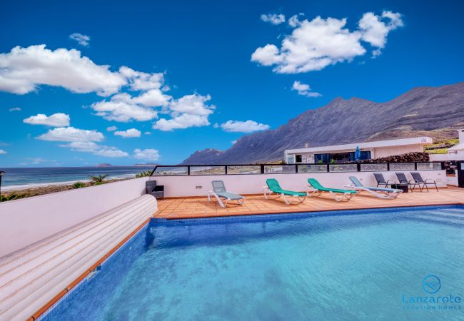 House in  Famara - Casa Buenavista 127- Pool- Sea View- LVH