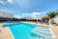 House in Playa Blanca - Casa Malvasía • Pool • 900M from the beach • LVH